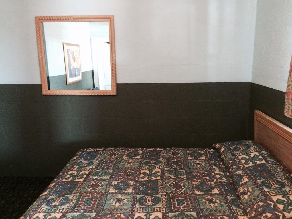 Lido Motel Kingman Room photo